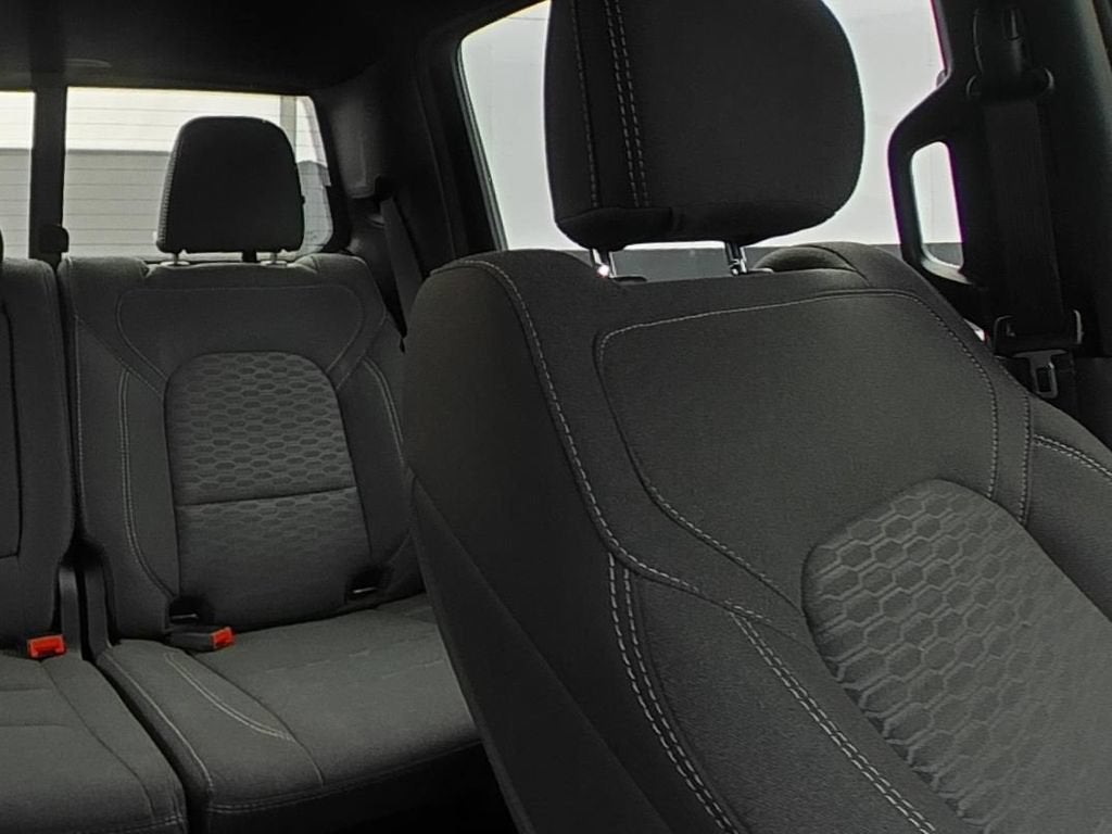 2025 RAM 1500 Big Horn Crew Cab 4x4 5'7" Box