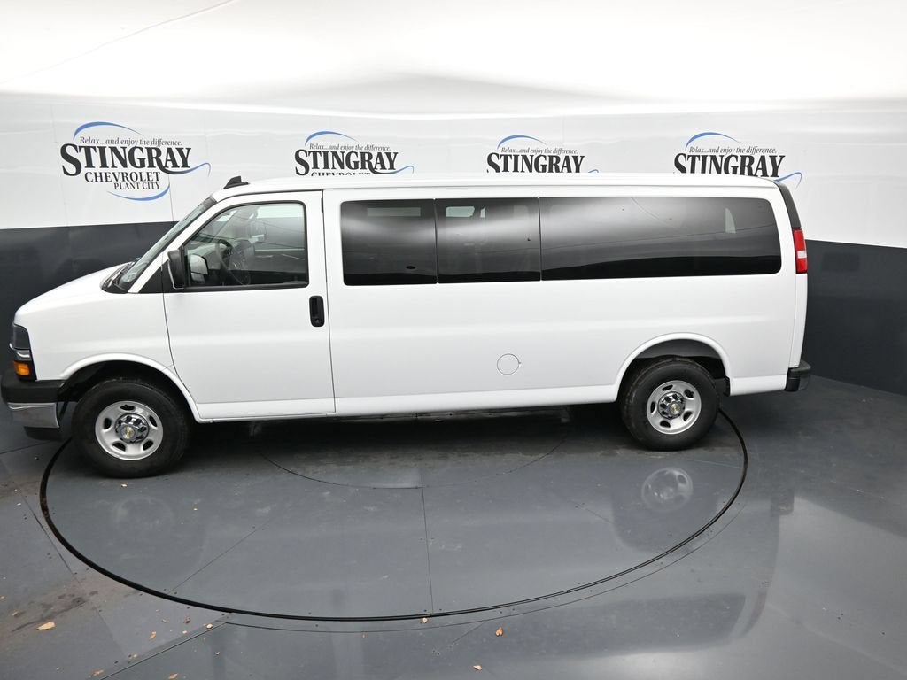 2025 Chevrolet Express Passenger 1LT