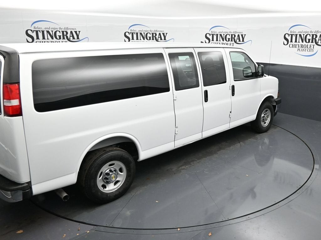 2025 Chevrolet Express Passenger 1LT