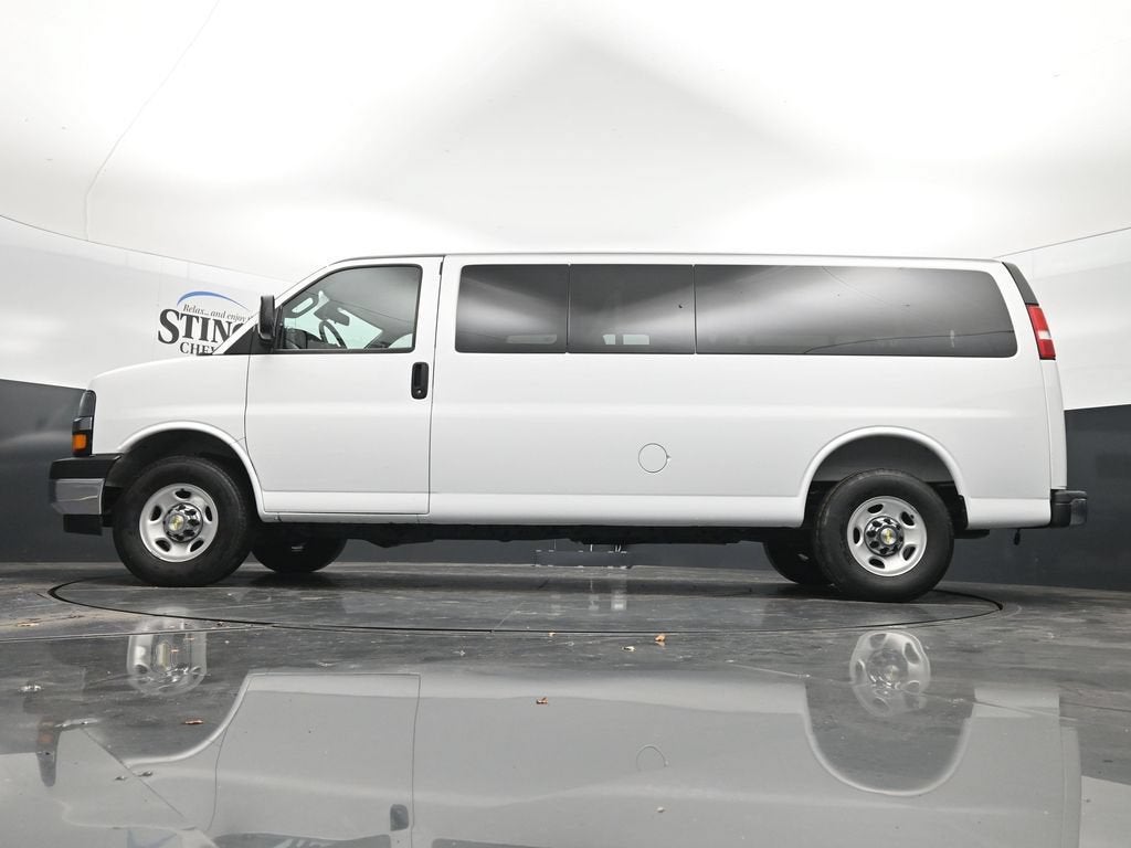 2025 Chevrolet Express Passenger 1LT