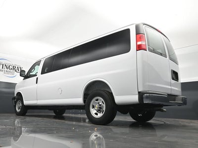 2025 Chevrolet Express Passenger 1LT