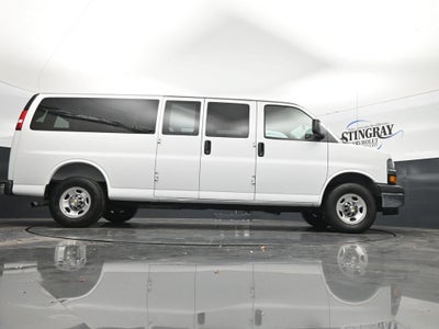 2025 Chevrolet Express Passenger 1LT