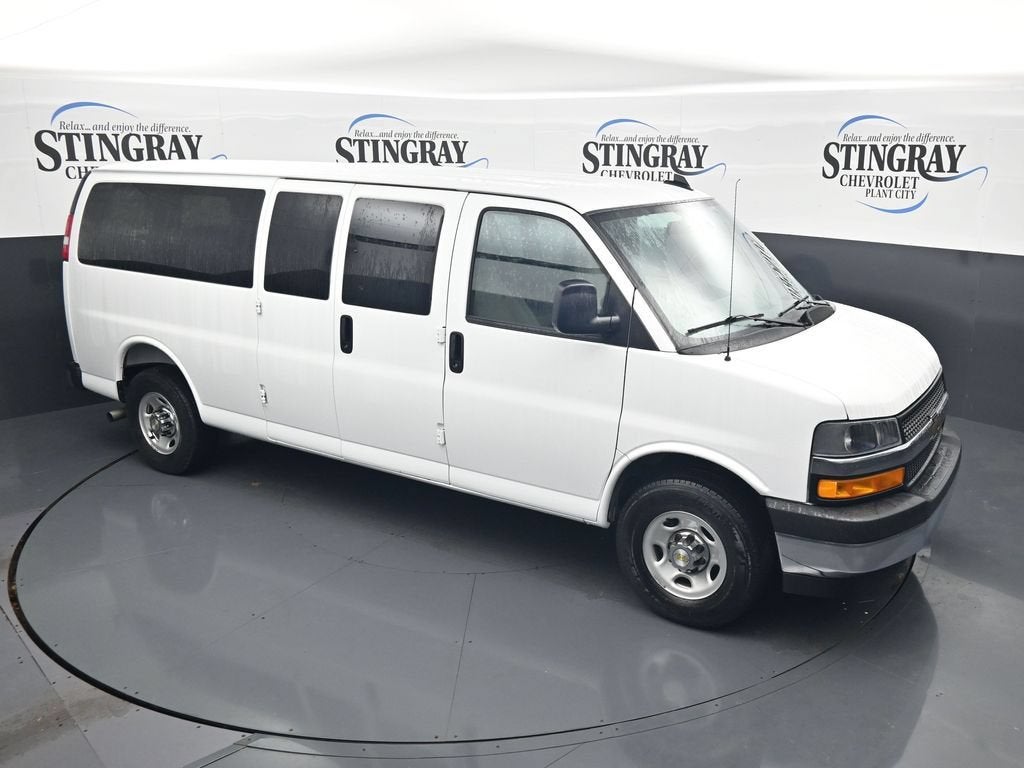 2025 Chevrolet Express Passenger 1LT