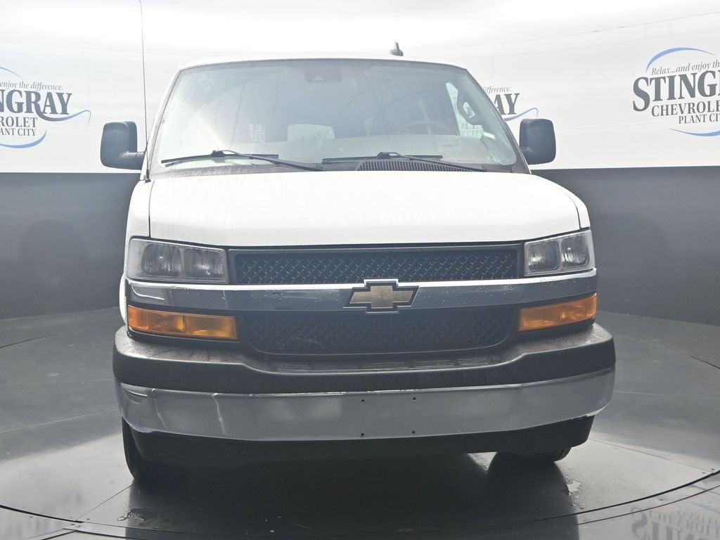2025 Chevrolet Express Passenger 1LT