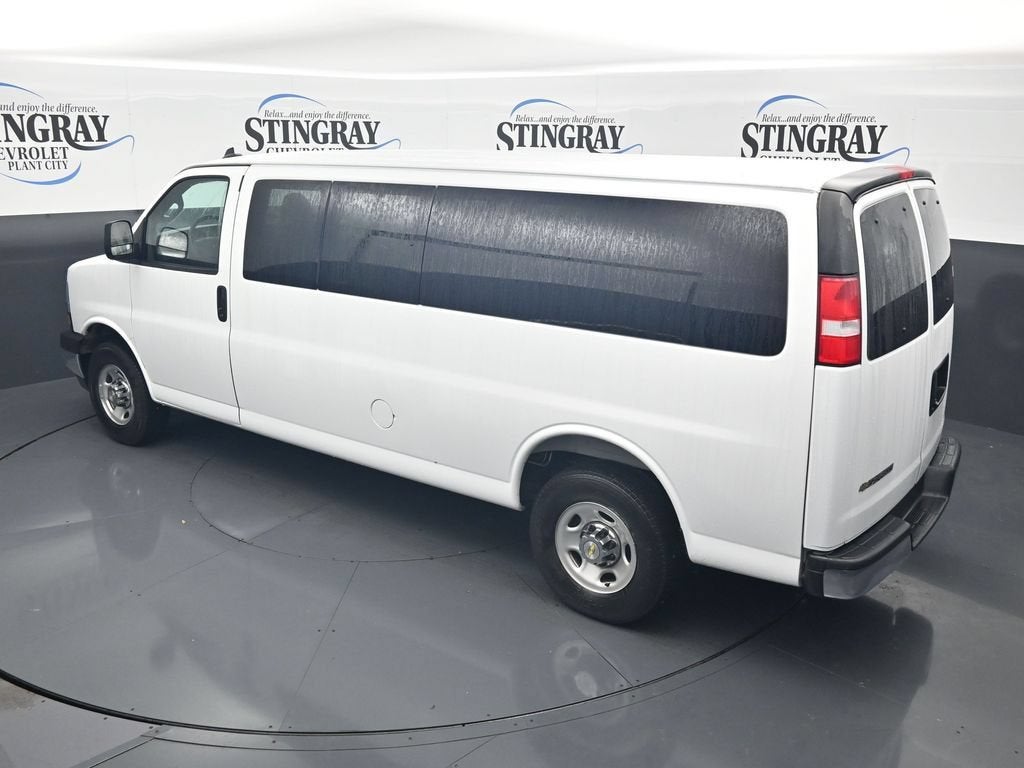 2025 Chevrolet Express Passenger 1LT