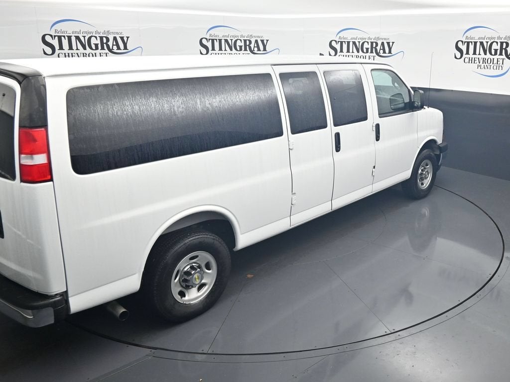 2025 Chevrolet Express Passenger 1LT
