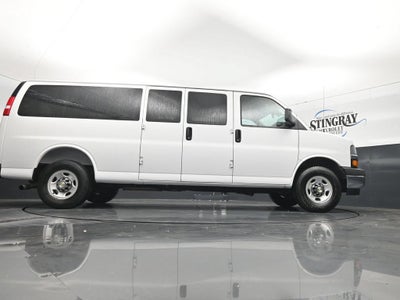 2025 Chevrolet Express Passenger 1LT