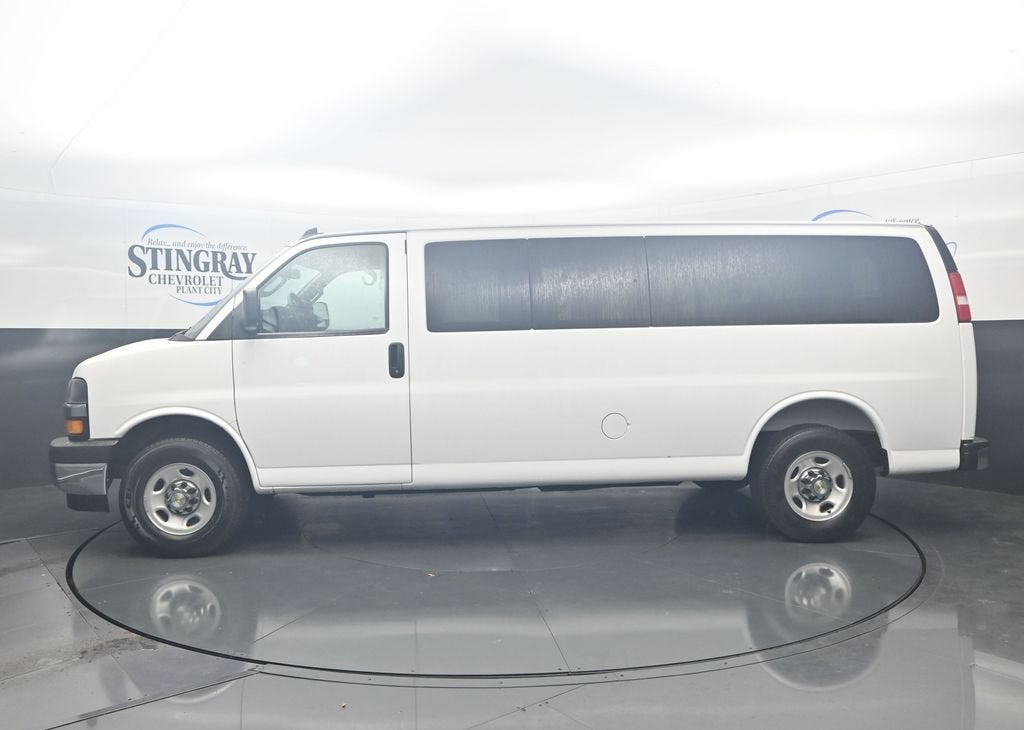 2025 Chevrolet Express Passenger 1LT