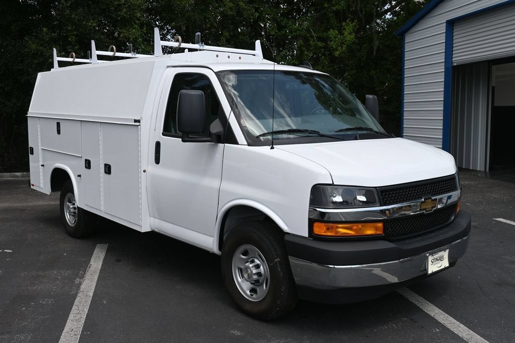 2025 Chevrolet Express Cutaway 3500 1WT