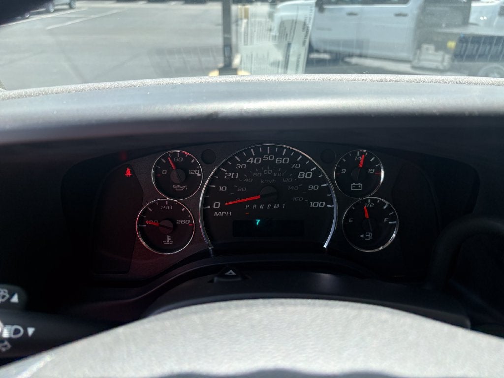 2025 Chevrolet Express Cutaway 3500 1WT