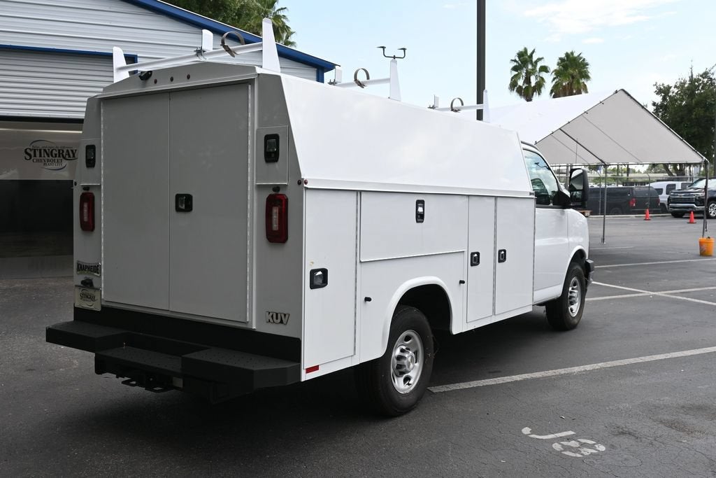 2025 Chevrolet Express Cutaway 3500 1WT