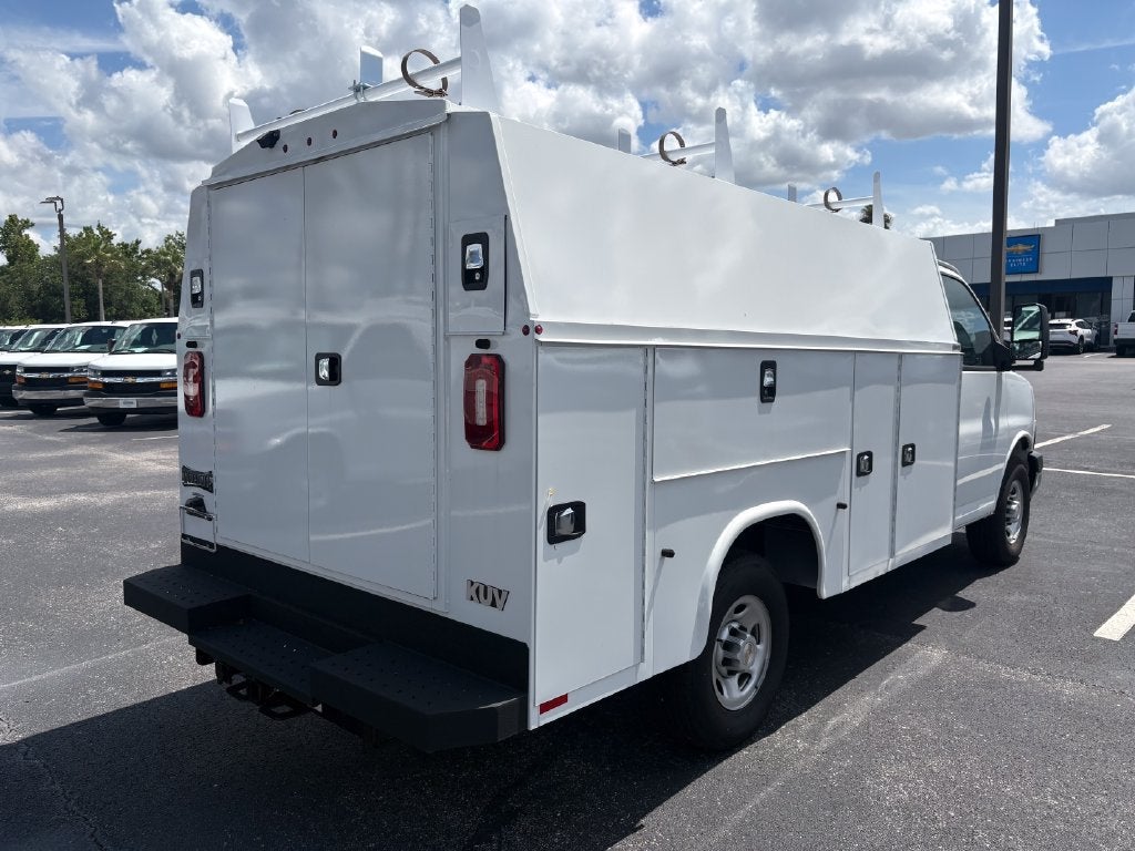 2025 Chevrolet Express Cutaway 3500 1WT