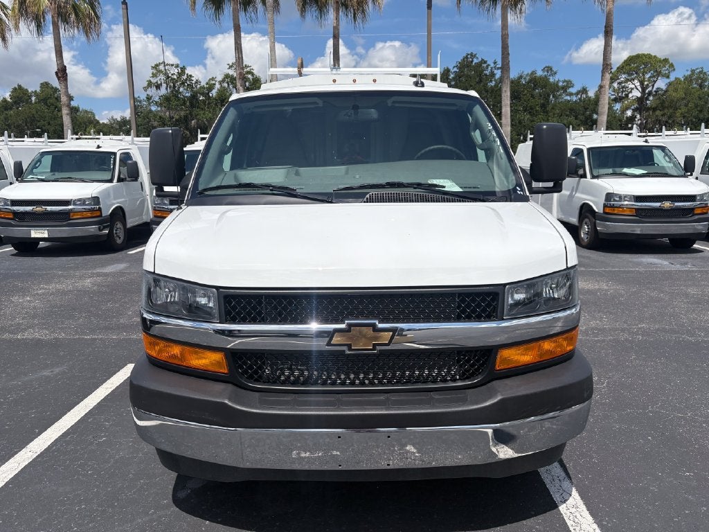2025 Chevrolet Express Cutaway 3500 1WT