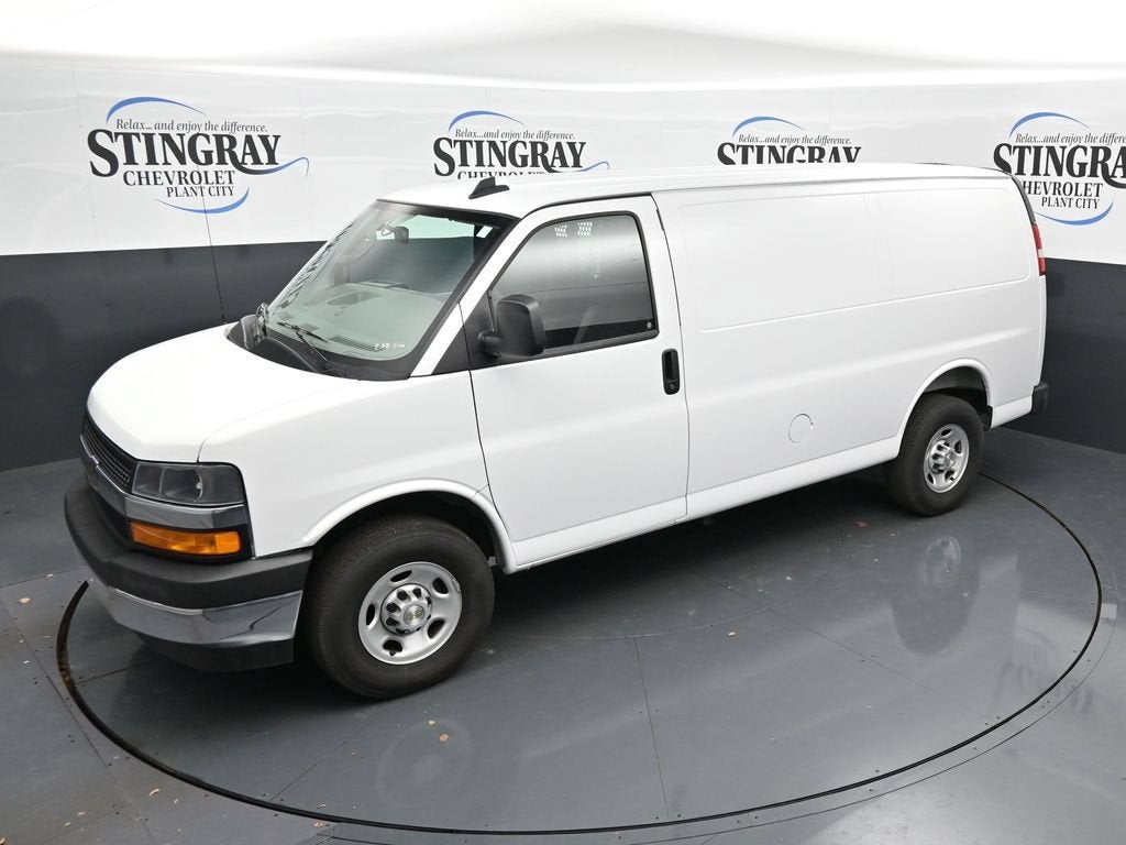 2025 Chevrolet Express Cargo WT