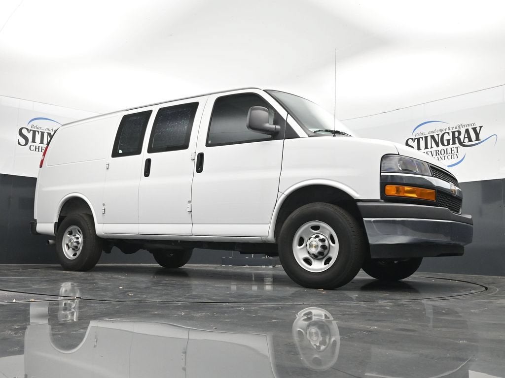 2025 Chevrolet Express Cargo WT