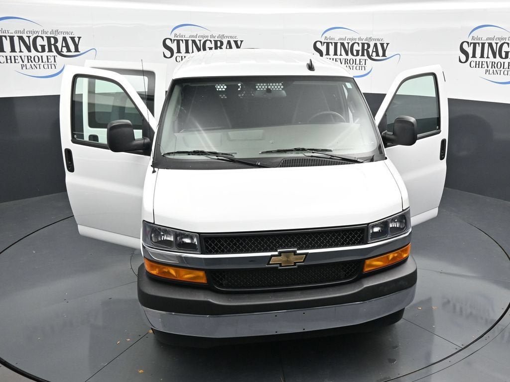 2025 Chevrolet Express Cargo WT