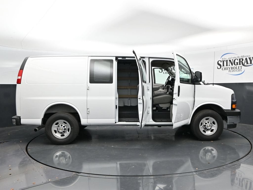 2025 Chevrolet Express Cargo WT