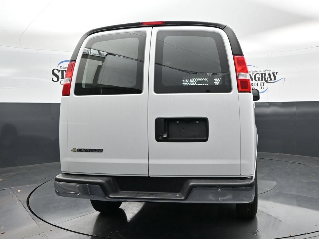 2025 Chevrolet Express Cargo WT