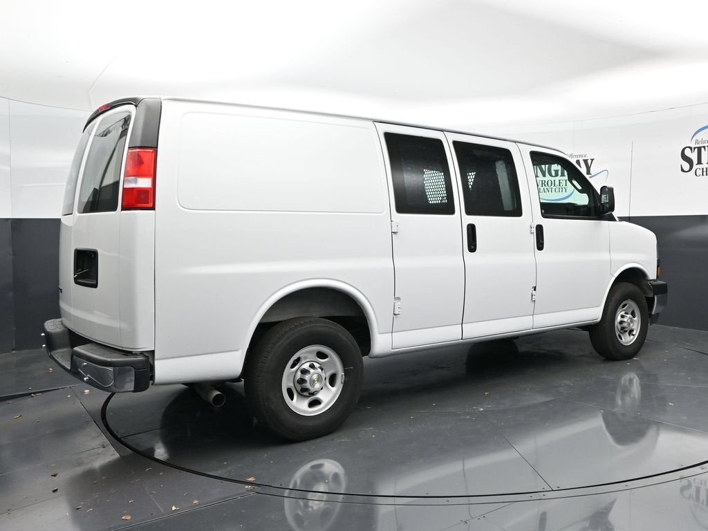 2025 Chevrolet Express Cargo WT