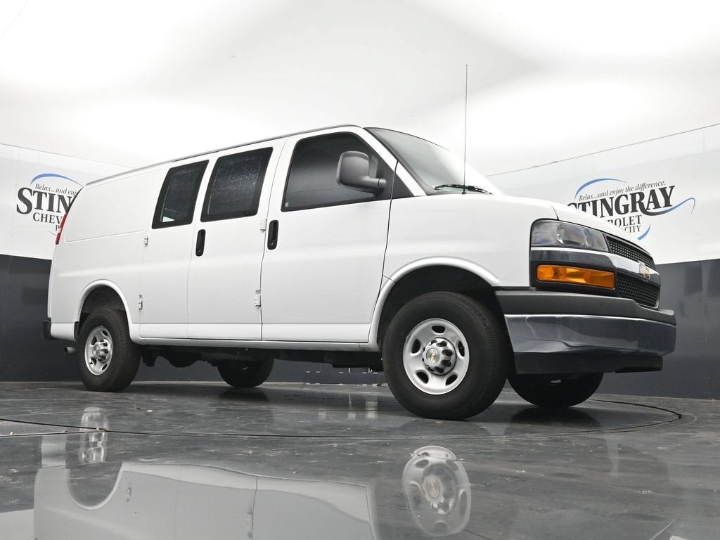 2025 Chevrolet Express Cargo WT