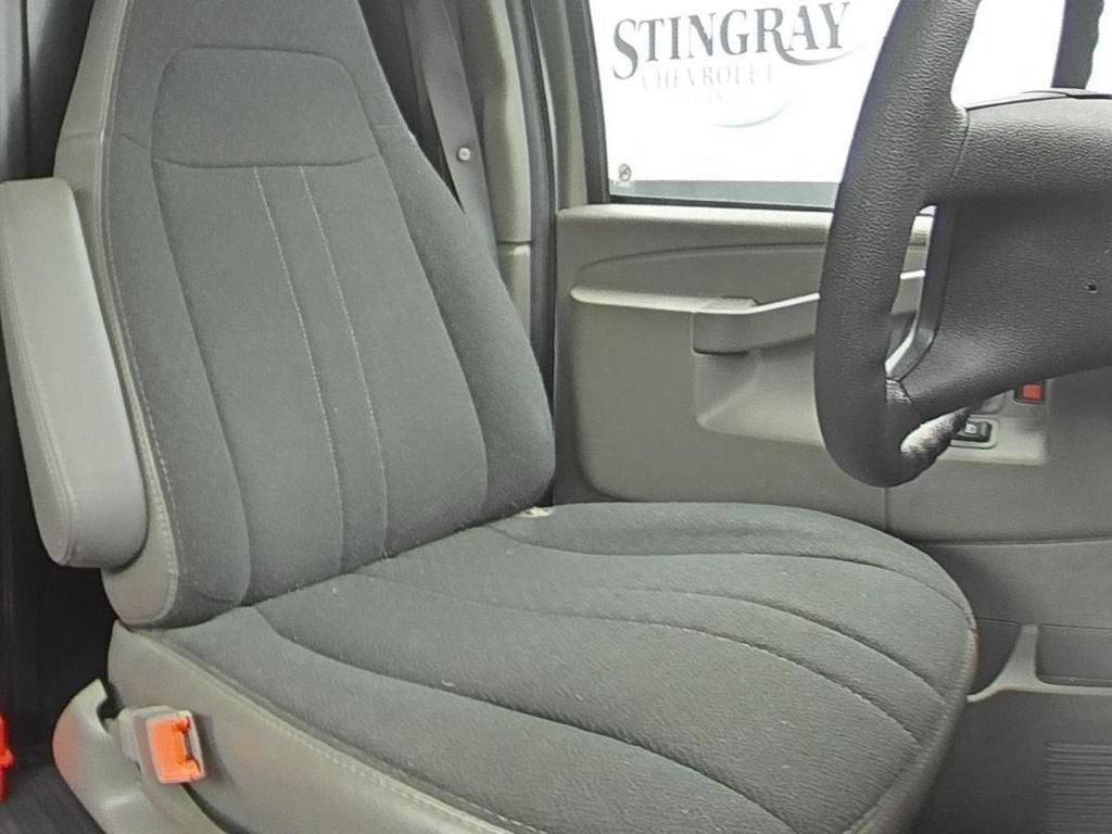 2025 Chevrolet Express Cargo WT