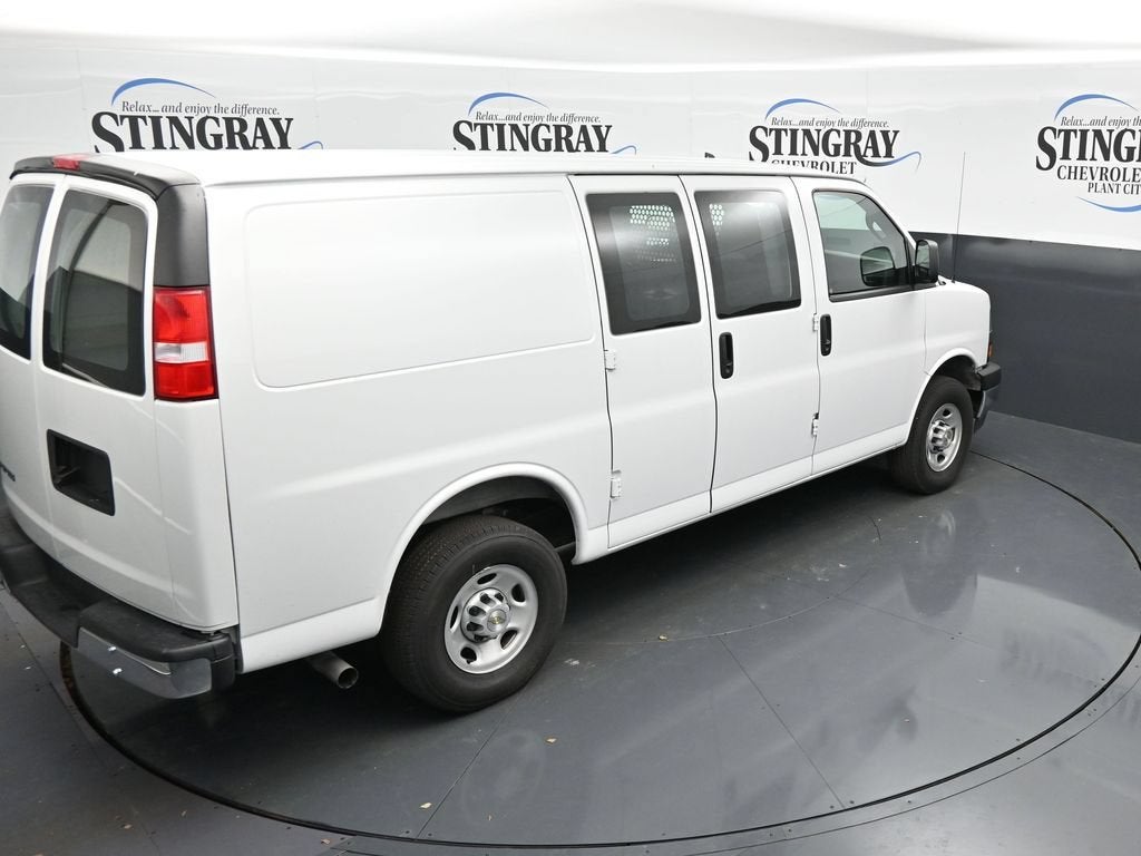 2025 Chevrolet Express Cargo WT