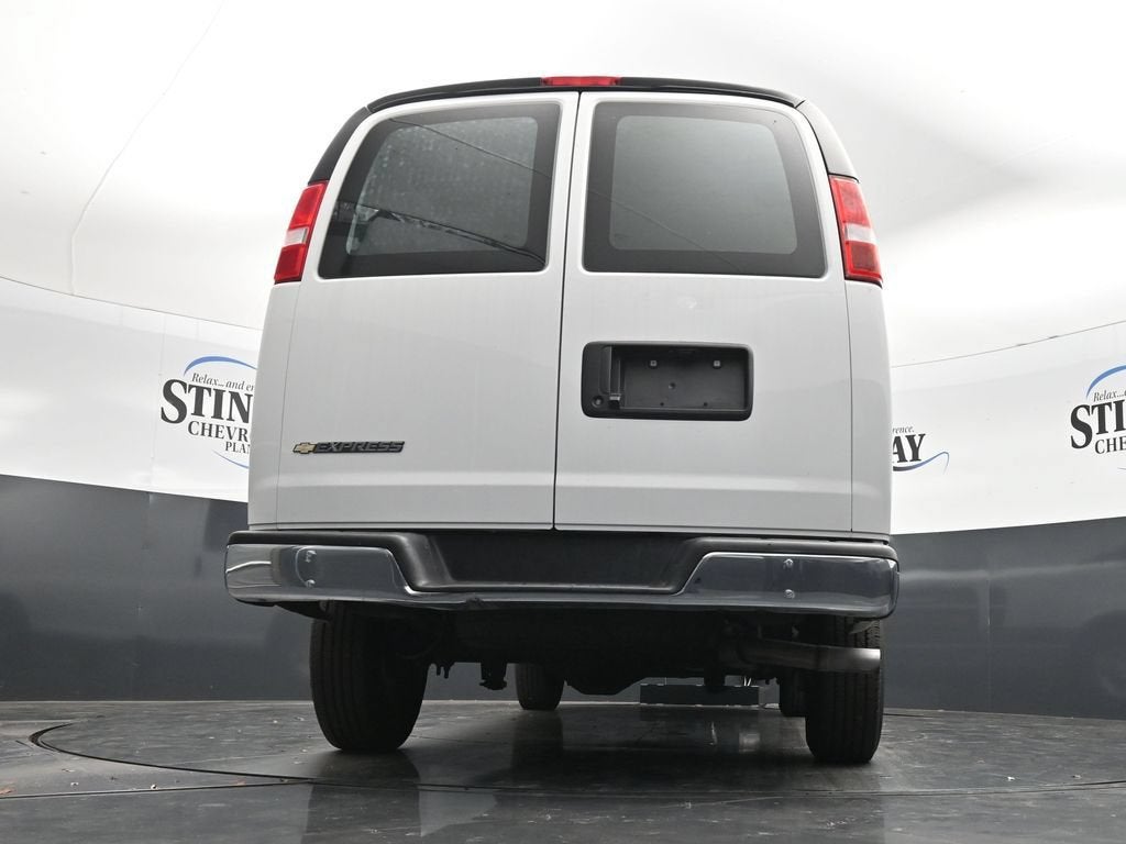 2025 Chevrolet Express Cargo WT