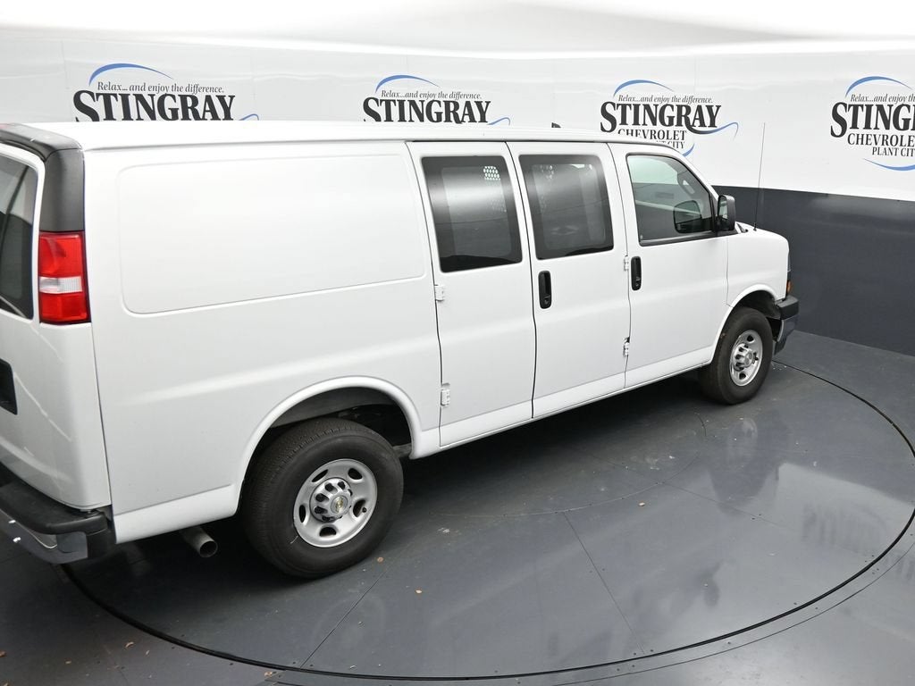 2025 Chevrolet Express Cargo WT