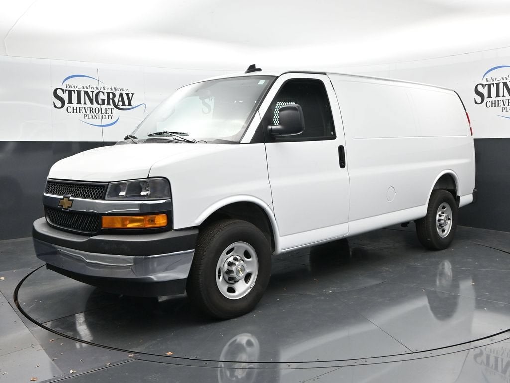 2025 Chevrolet Express Cargo WT