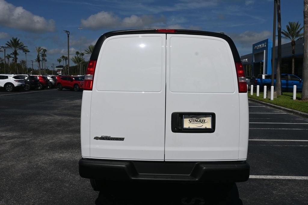 2025 Chevrolet Express Cargo WT