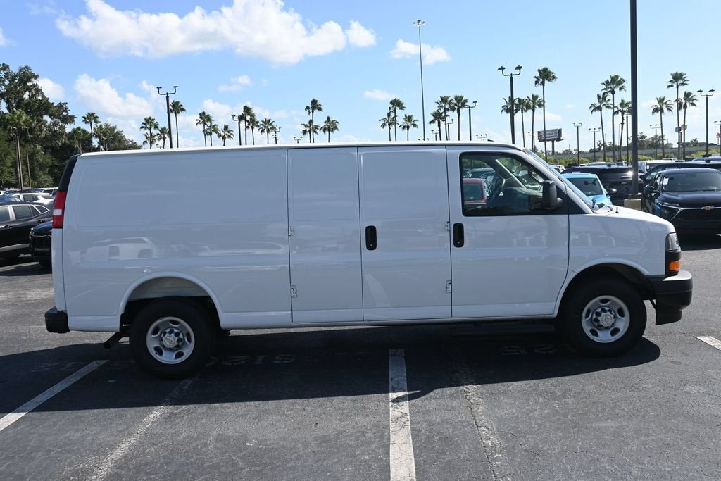 2025 Chevrolet Express Cargo WT