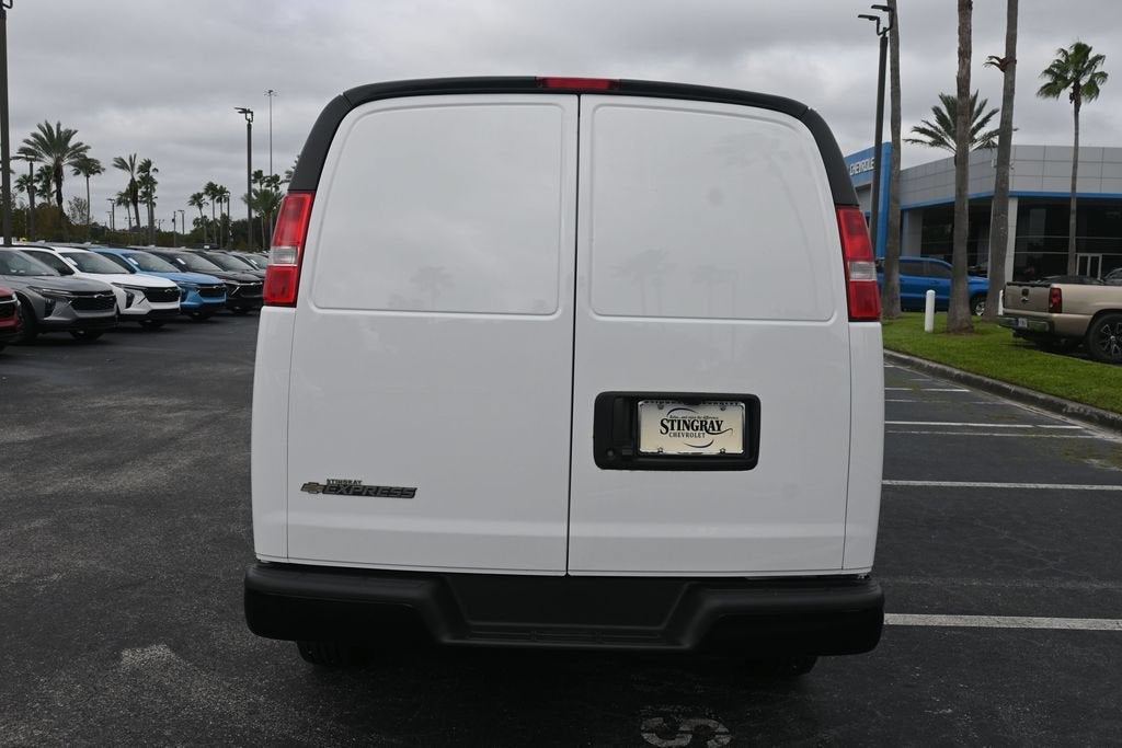 2025 Chevrolet Express Cargo WT