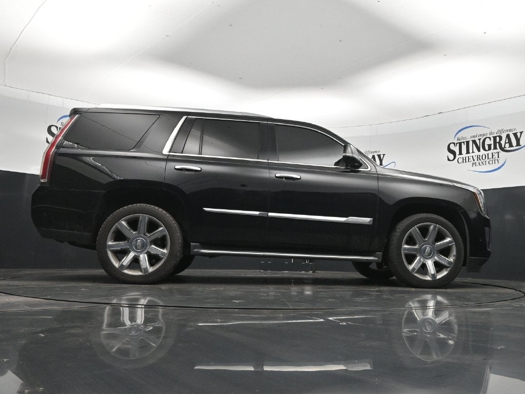 2017 Cadillac Escalade Luxury
