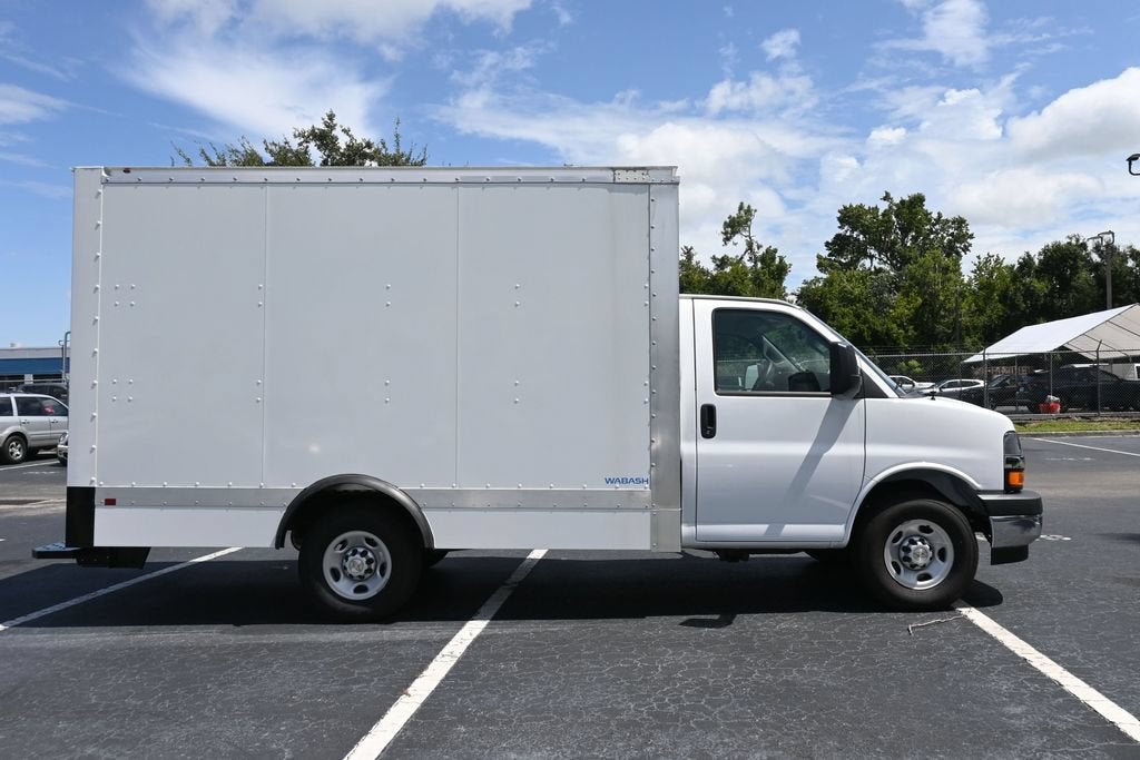 2025 Chevrolet Express Cutaway 3500 1WT