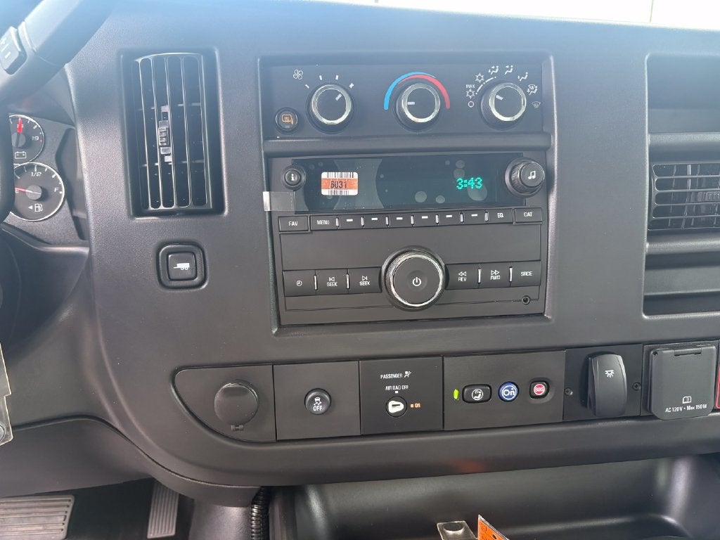 2026 Chevrolet Express Cutaway 3500 1WT