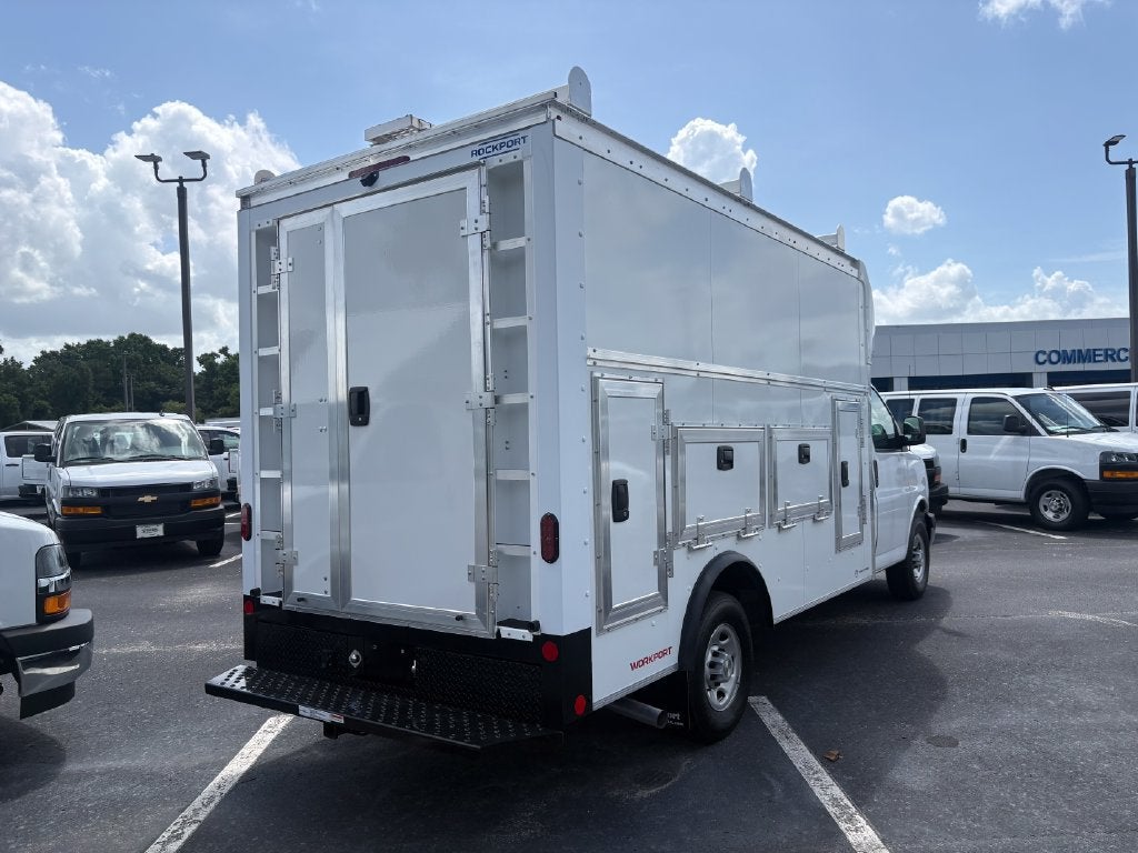 2026 Chevrolet Express Cutaway 3500 1WT