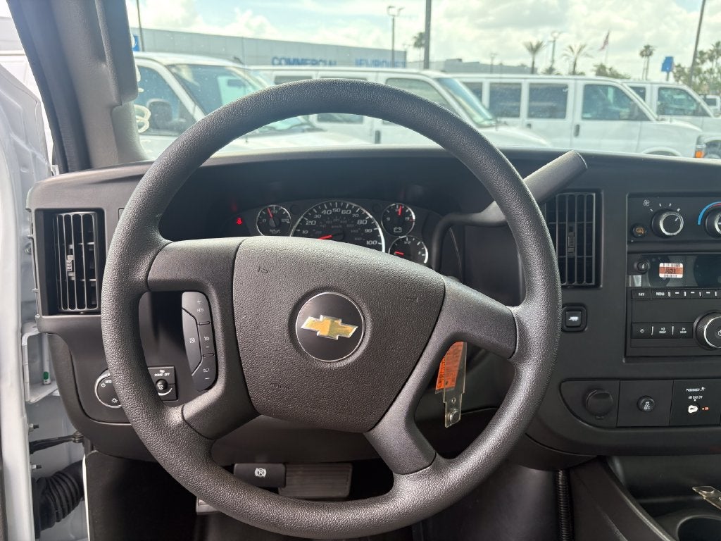 2026 Chevrolet Express Cutaway 3500 1WT