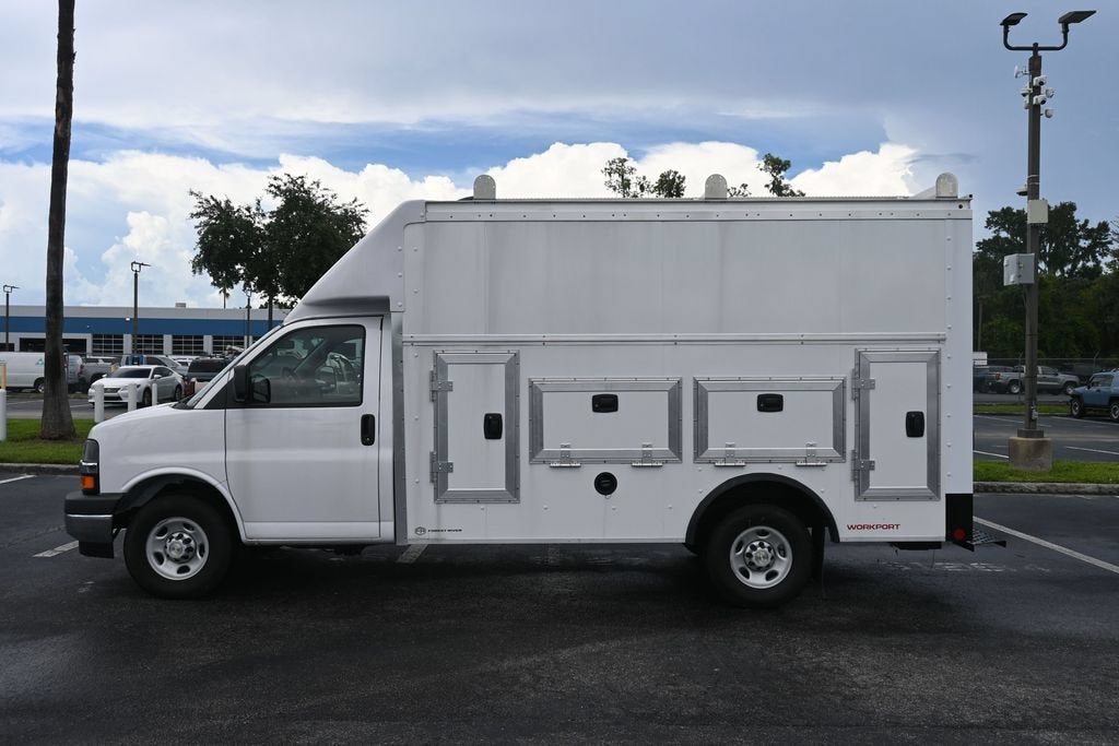 2026 Chevrolet Express Cutaway 3500 Work Van