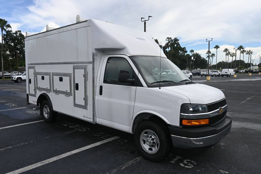 2026 Chevrolet Express Cutaway 3500 Work Van