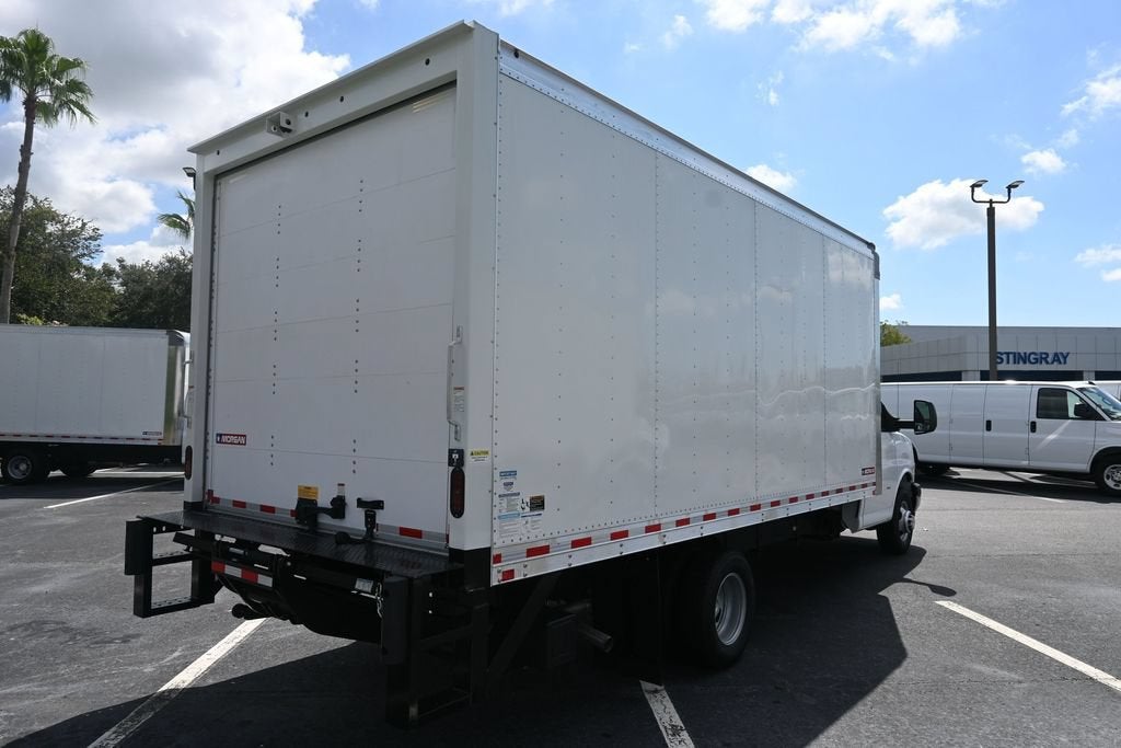 2026 Chevrolet Express Cutaway 3500 1WT