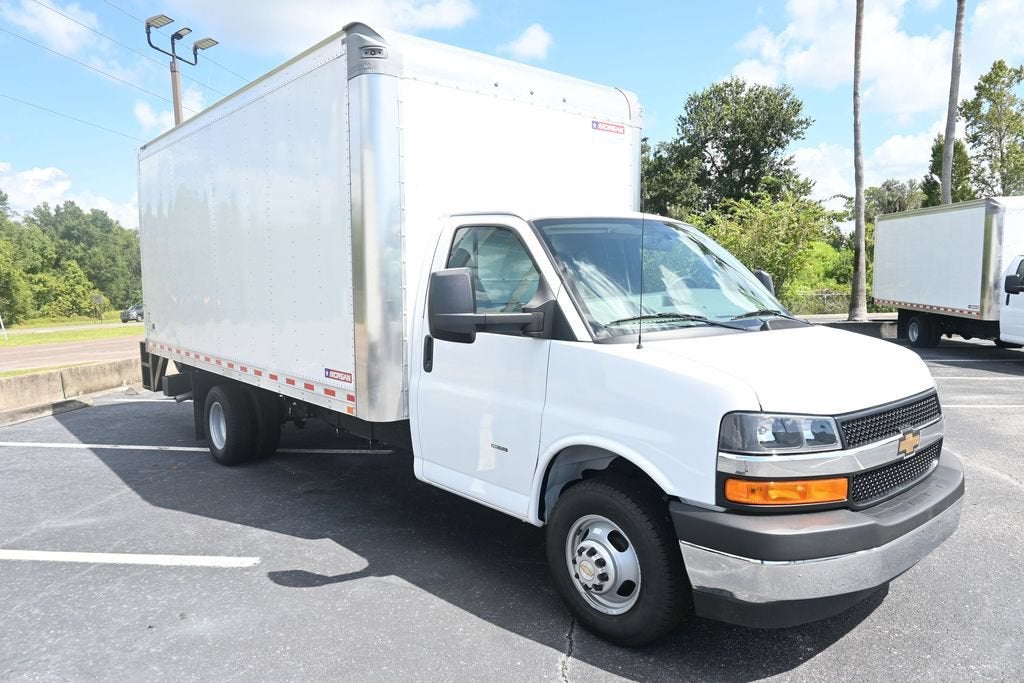 2026 Chevrolet Express Cutaway 3500 1WT