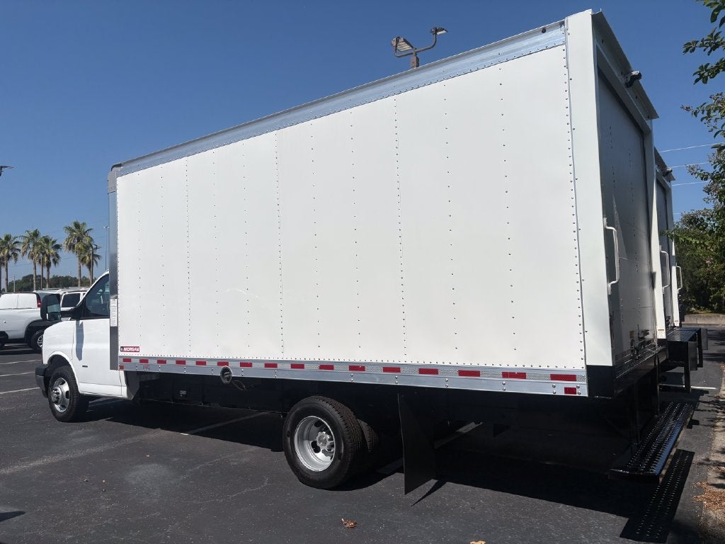 2026 Chevrolet Express Cutaway 3500 1WT