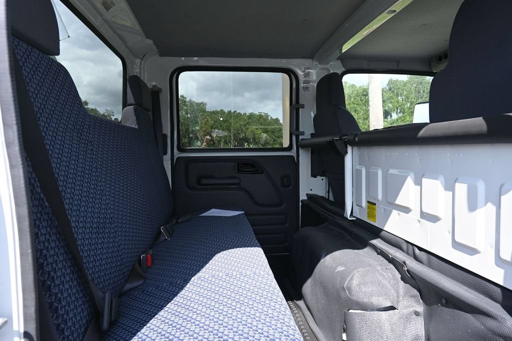 2025 Chevrolet Low Cab Forward 4500 HG NA