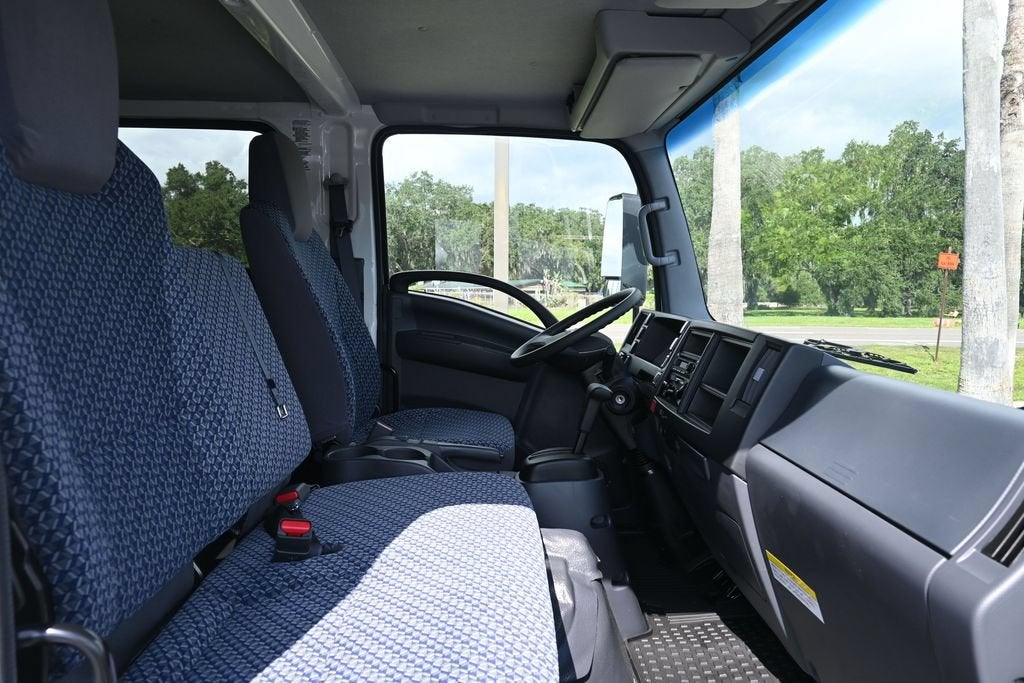 2025 Chevrolet Low Cab Forward 4500 HG NA