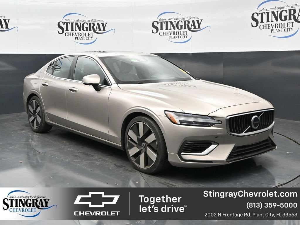 2023 Volvo S60 Recharge Plug-In Hybr Ultimate Bright Theme
