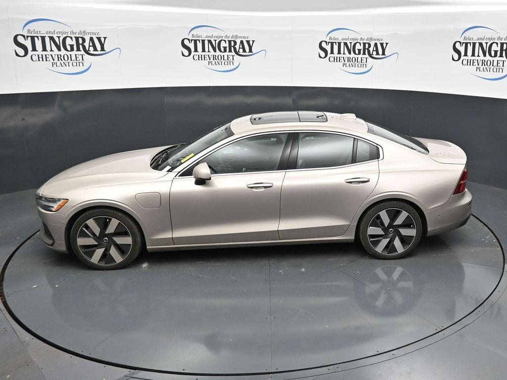 2023 Volvo S60 Recharge Plug-In Hybr Ultimate Bright Theme