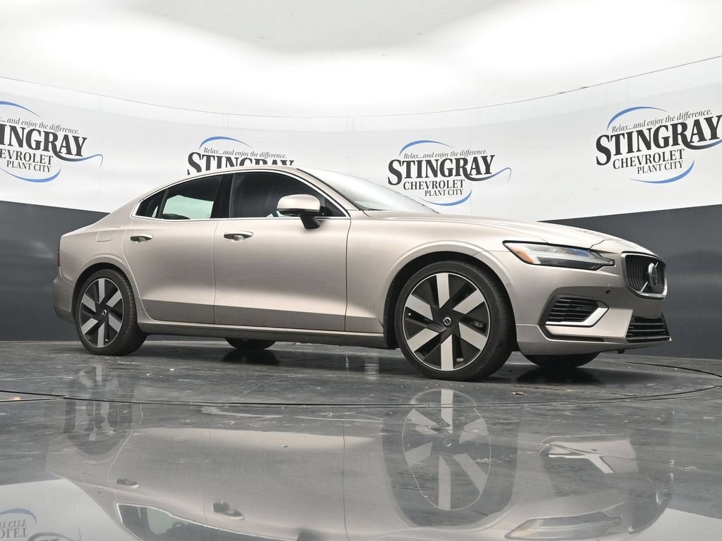 2023 Volvo S60 Recharge Plug-In Hybr Ultimate Bright Theme