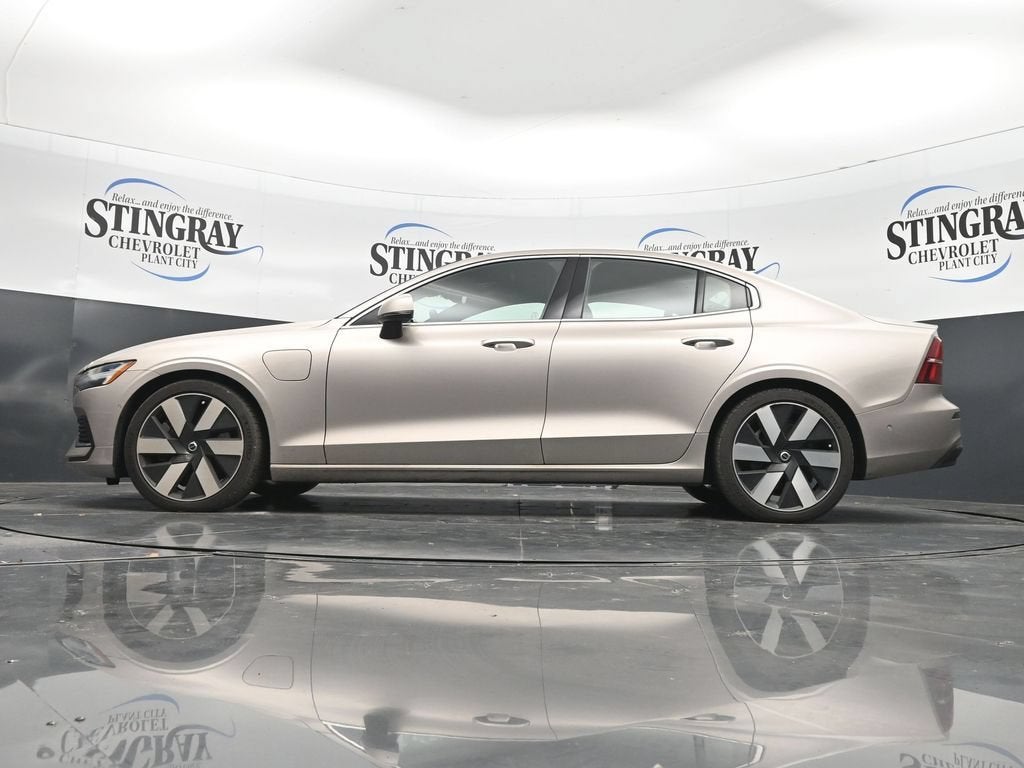 2023 Volvo S60 Recharge Plug-In Hybr Ultimate Bright Theme