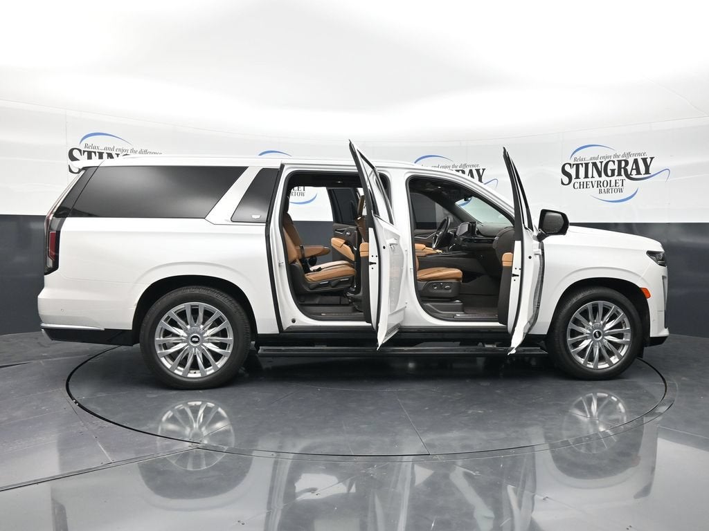 2022 Cadillac Escalade ESV Premium Luxury
